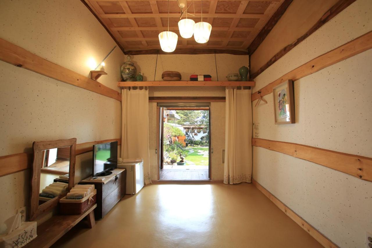 Hanok Madang Jeonju Bagian luar foto