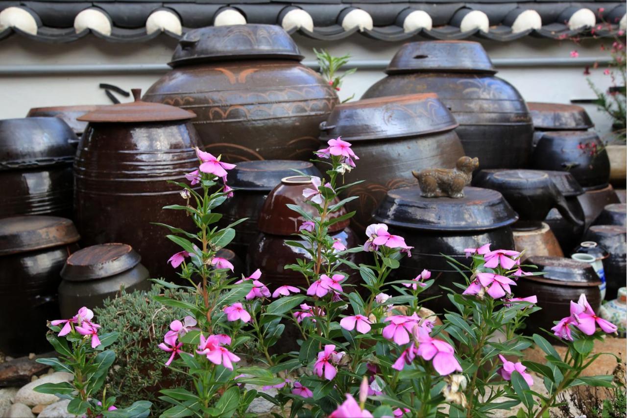 Hanok Madang Jeonju Bagian luar foto