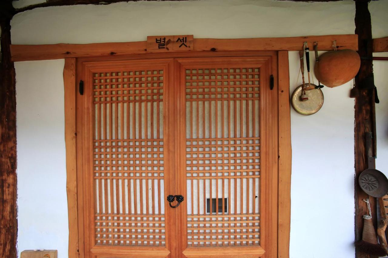 Hanok Madang Jeonju Bagian luar foto