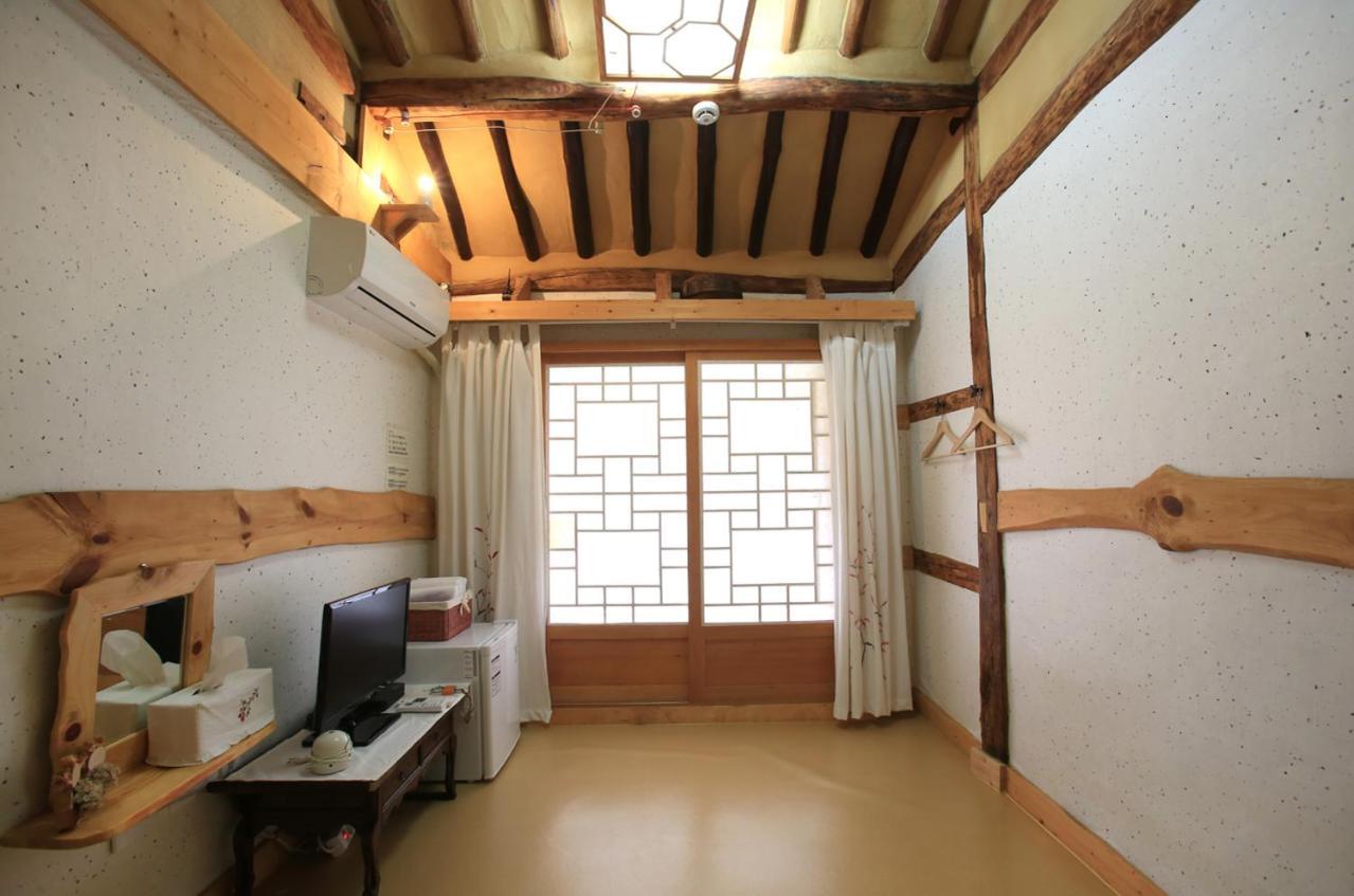 Hanok Madang Jeonju Bagian luar foto