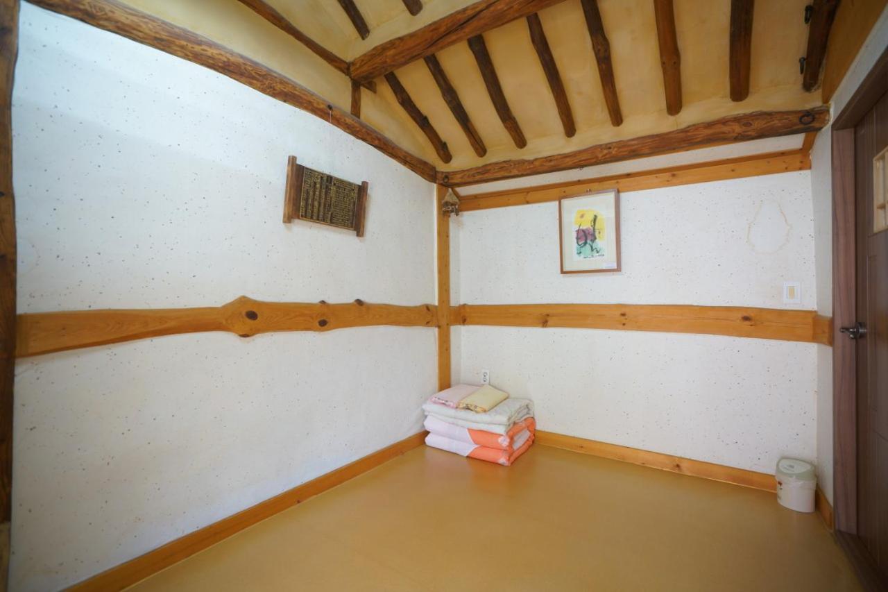 Hanok Madang Villa Jeonju Bagian luar foto