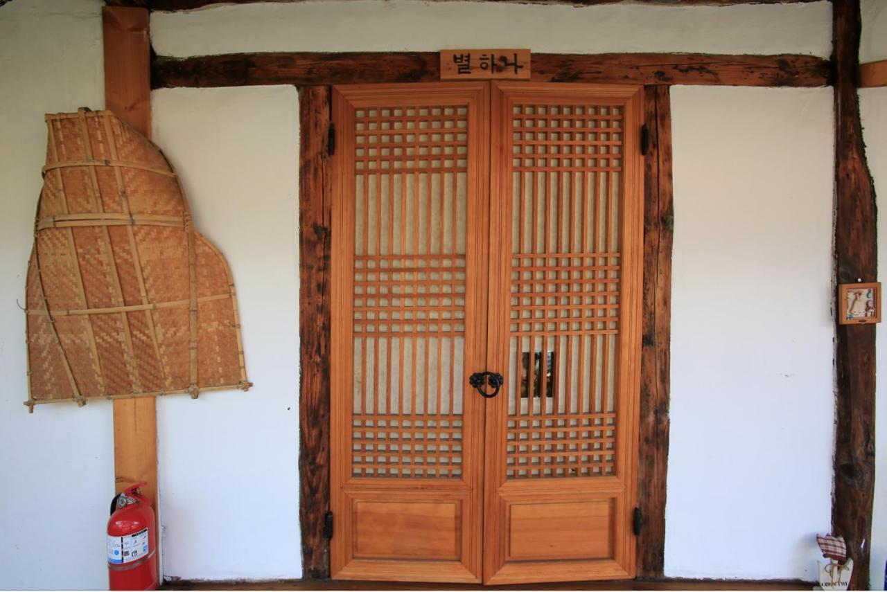 Hanok Madang Jeonju Bagian luar foto
