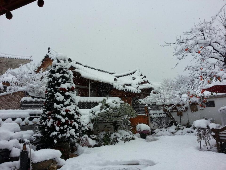 Hanok Madang Villa Jeonju Bagian luar foto