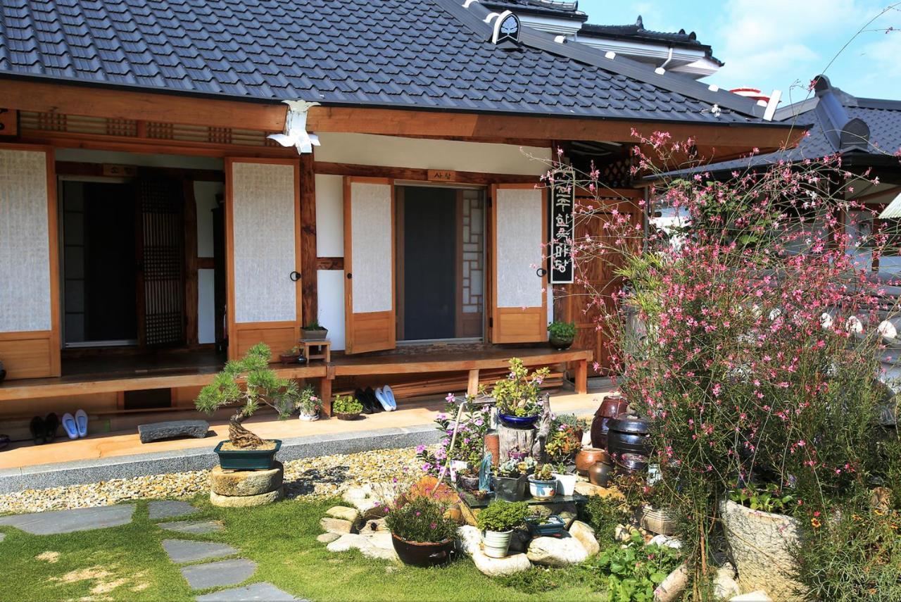 Hanok Madang Villa Jeonju Bagian luar foto