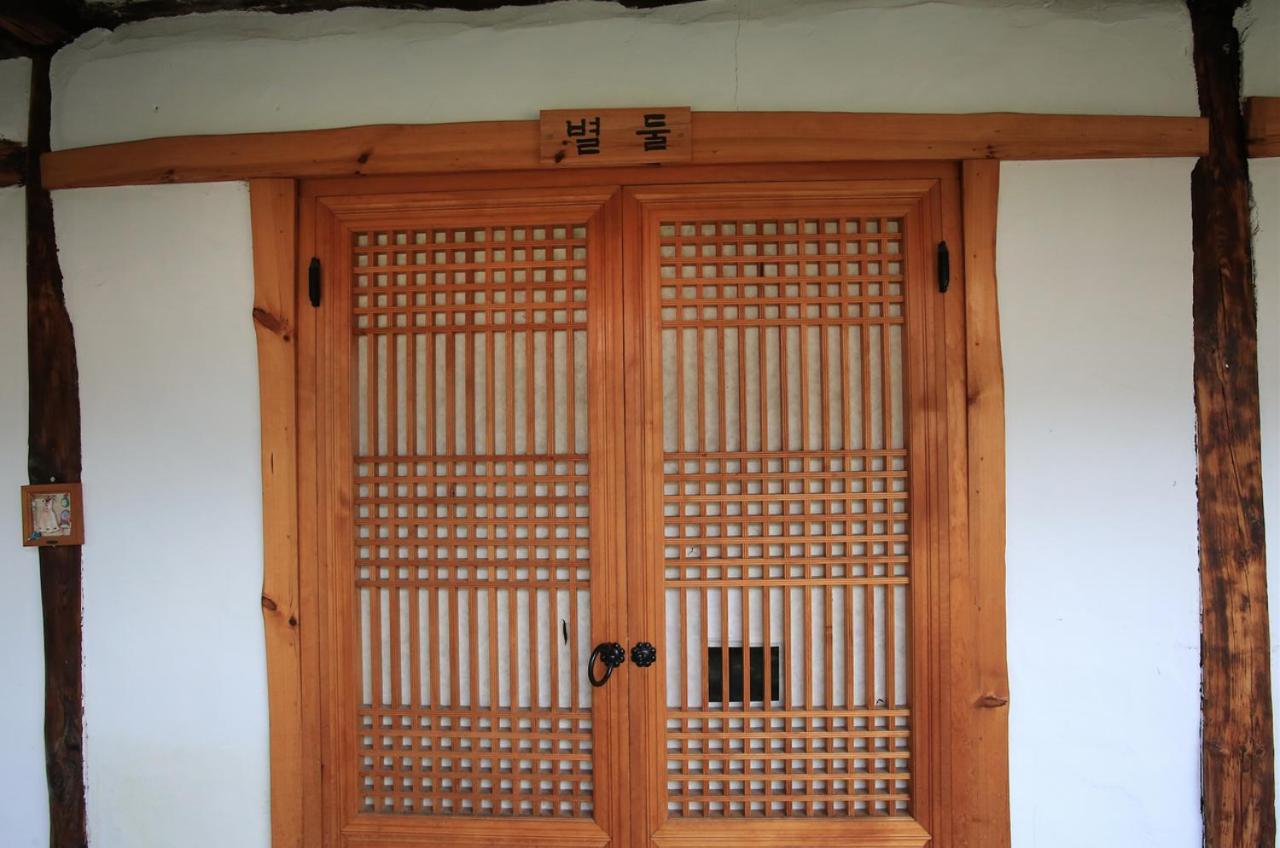 Hanok Madang Jeonju Bagian luar foto