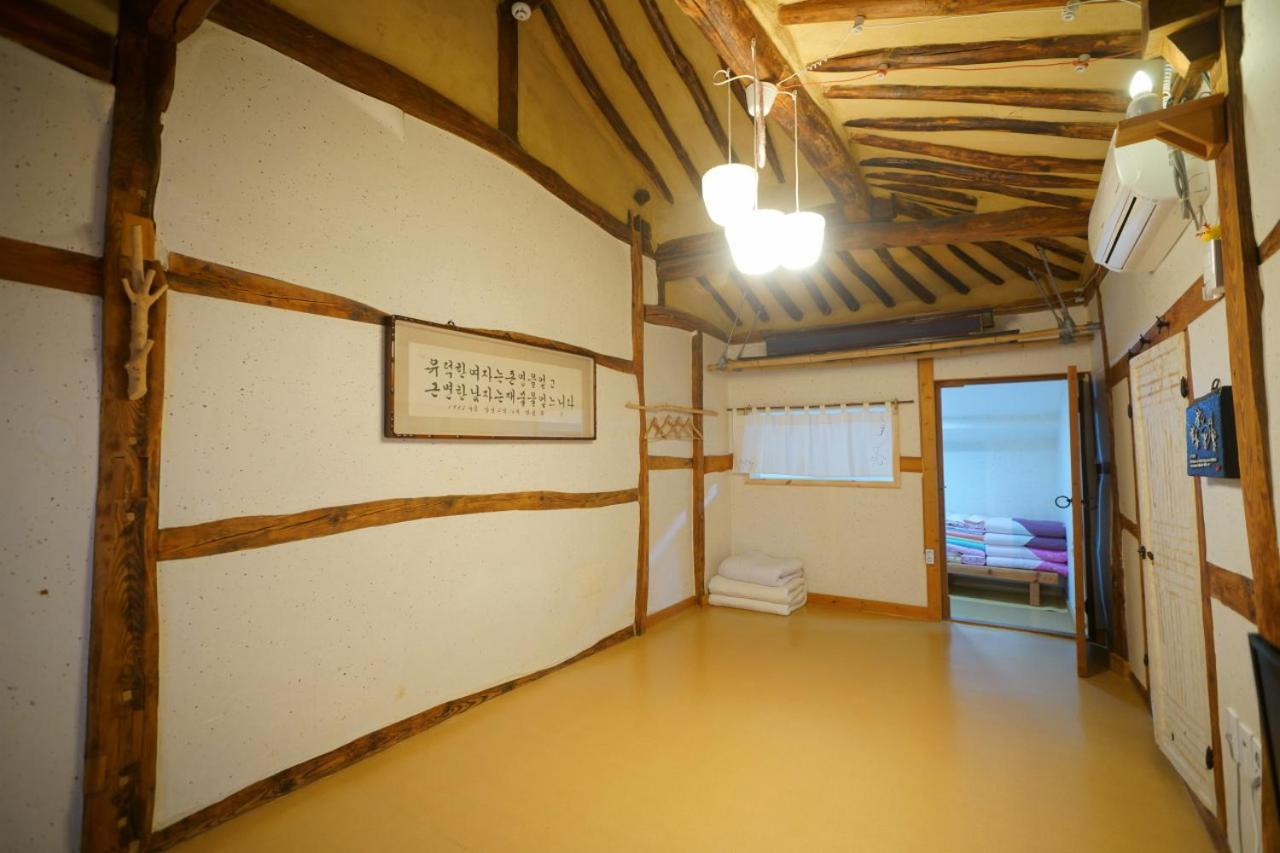 Hanok Madang Villa Jeonju Bagian luar foto