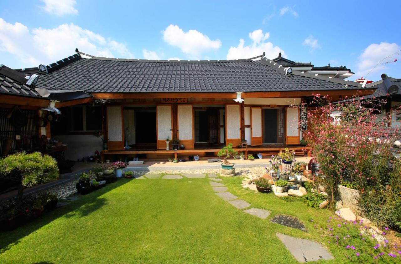 Hanok Madang Villa Jeonju Bagian luar foto