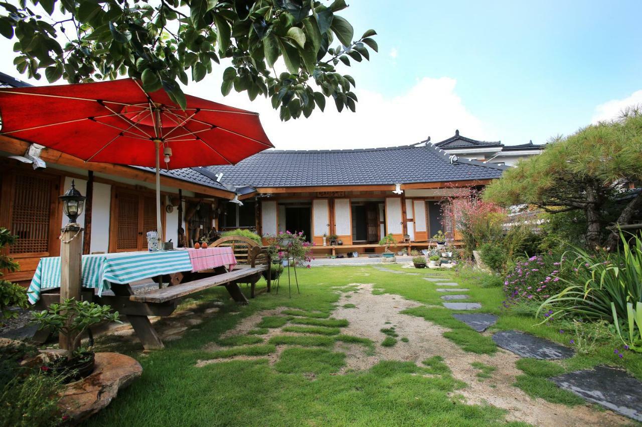 Hanok Madang Villa Jeonju Bagian luar foto